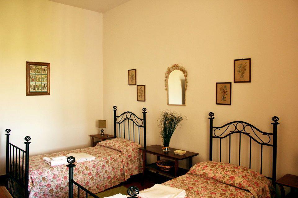 لاسترا أَ سينيا Villa Le Sorti الغرفة الصورة
